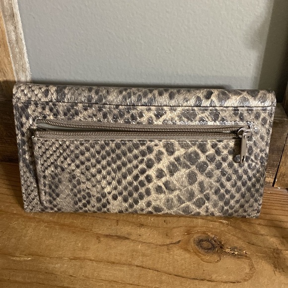 Mondani New York brown and tan snakeskin print trifold wallet - Picture 7 of 7